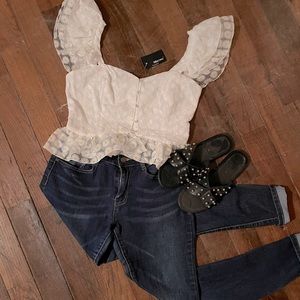 NWT Daisy Top